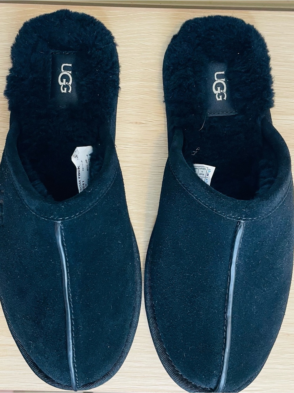NWOT UGG Black Suede Shearling-Lined Women's Slip-On Slippers